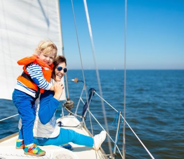 “Ko veter postane tvoj prijatelj – čar prvega jadranja” “Ko veter postane tvoj prijatelj – čar prvega jadranja”